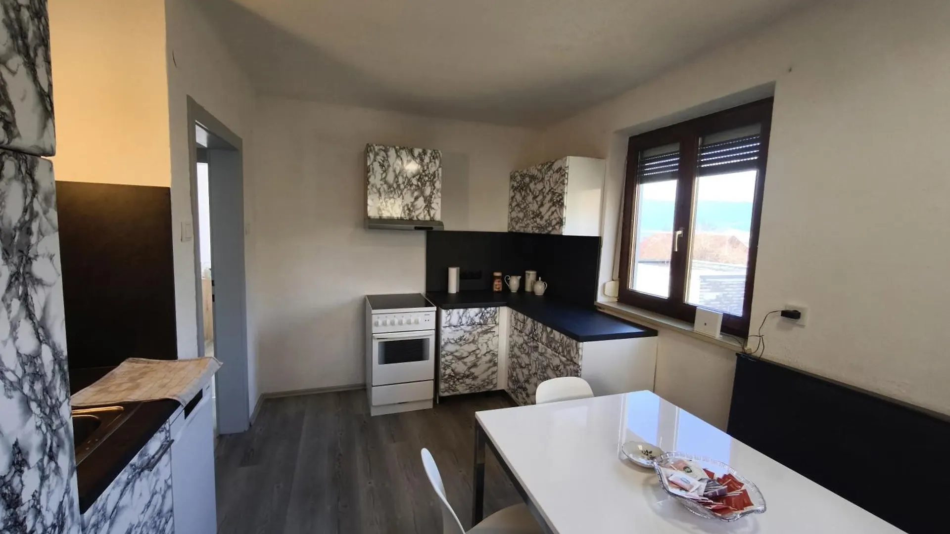 Modern Flat In Quaint Residence With Idyllic Garden Innsbruck Apartmán